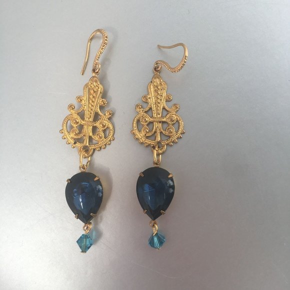 Sugar Gay Isber Swarovski Crystal Dangling Earrings Contemporary Jewelry - Picture 3 of 5